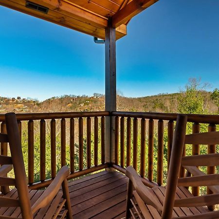 Full Equipped Cabin With A Pool And Game Room Smokies Views Gatlinburg Dış mekan fotoğraf