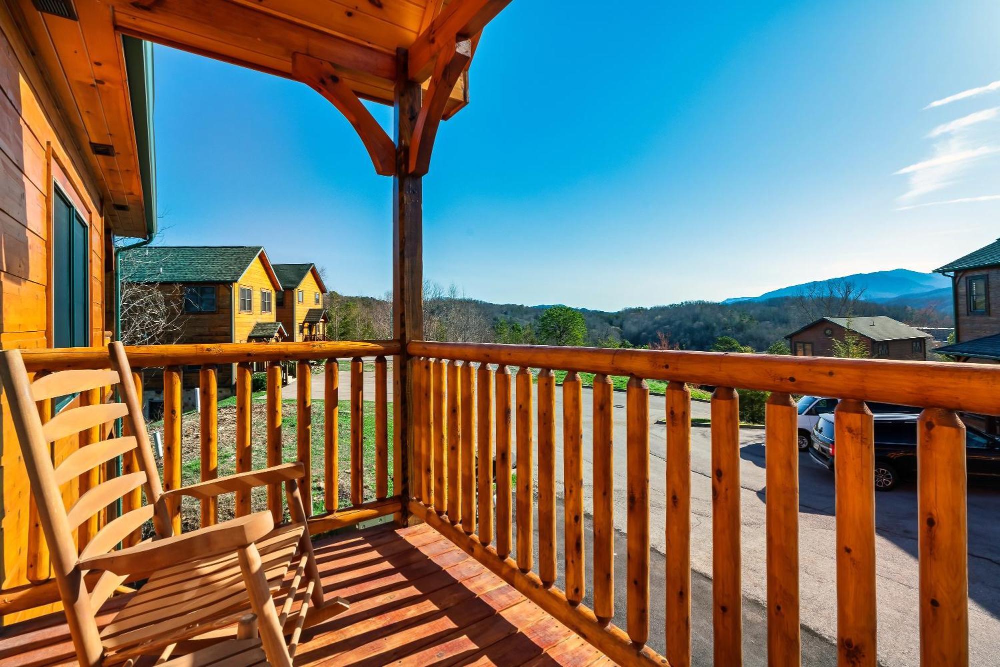 Full Equipped Cabin With A Pool And Game Room Smokies Views Gatlinburg Dış mekan fotoğraf
