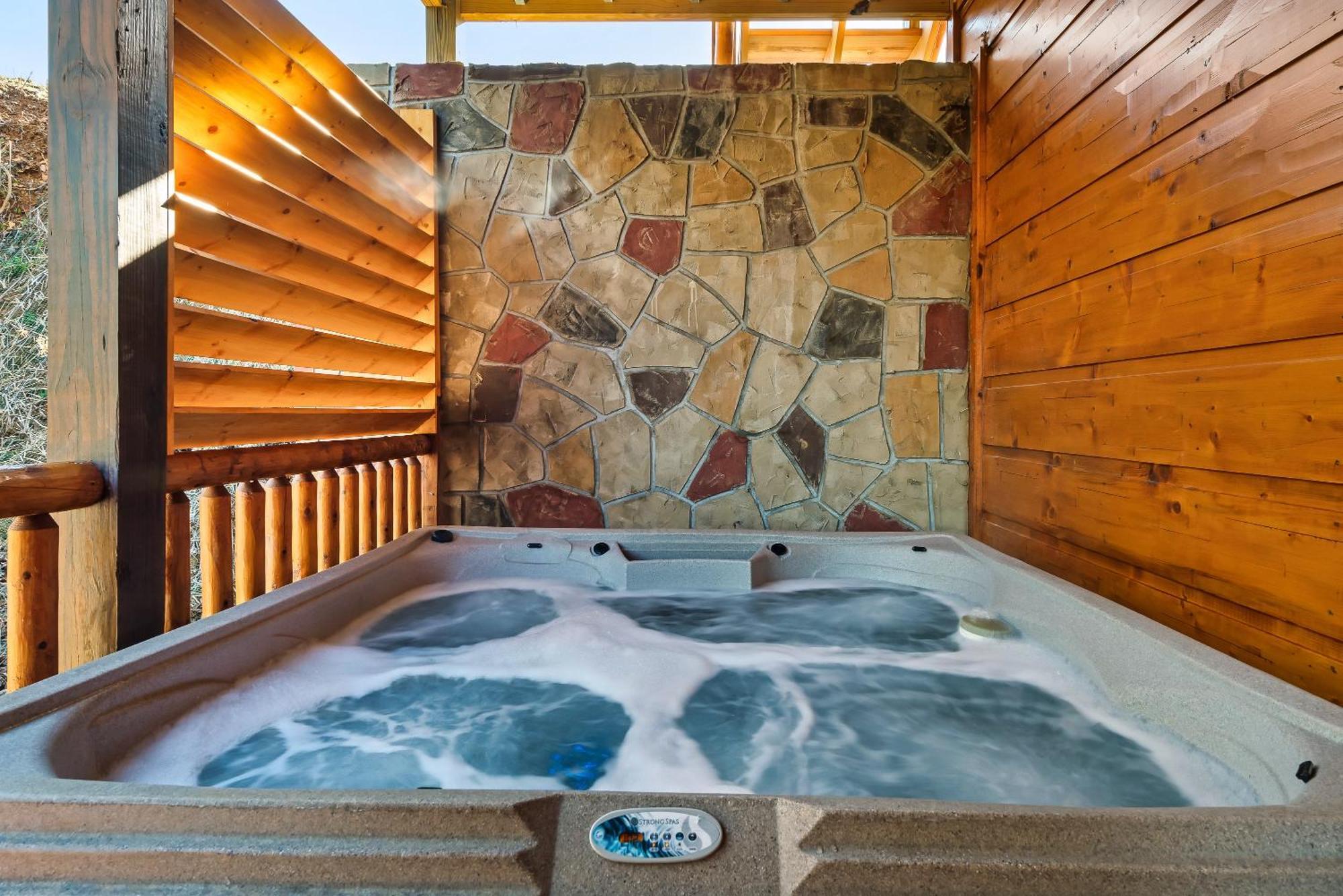 Full Equipped Cabin With A Pool And Game Room Smokies Views Gatlinburg Dış mekan fotoğraf