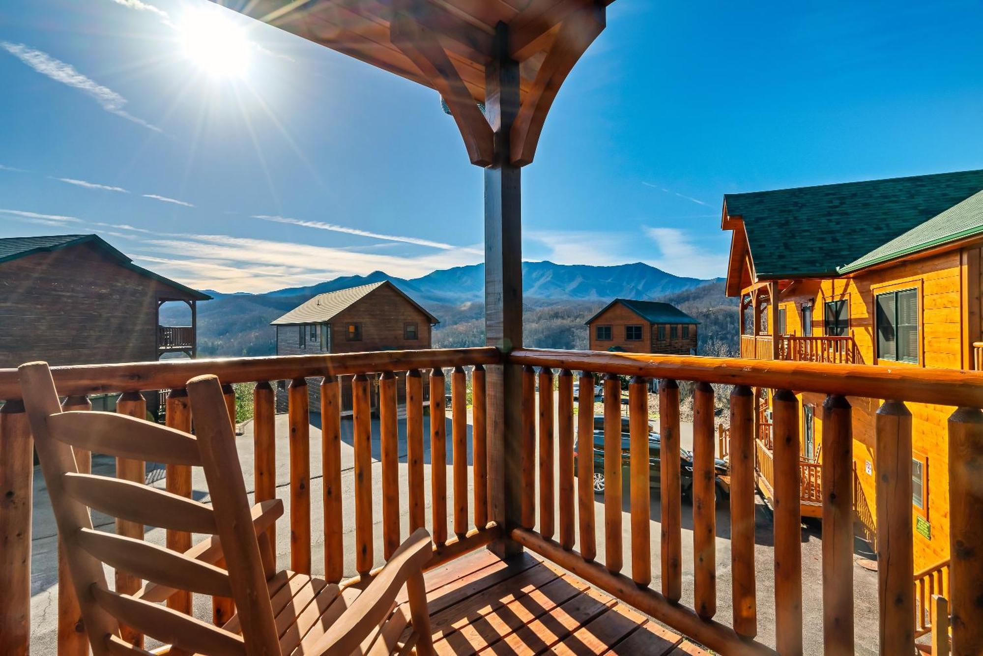 Full Equipped Cabin With A Pool And Game Room Smokies Views Gatlinburg Dış mekan fotoğraf