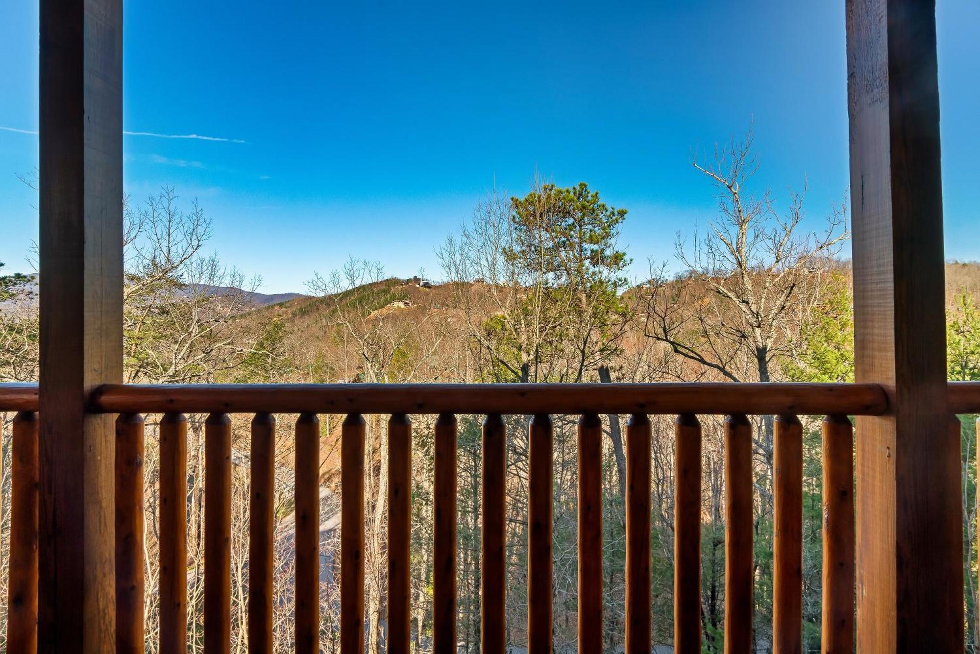 Full Equipped Cabin With A Pool And Game Room Smokies Views Gatlinburg Dış mekan fotoğraf