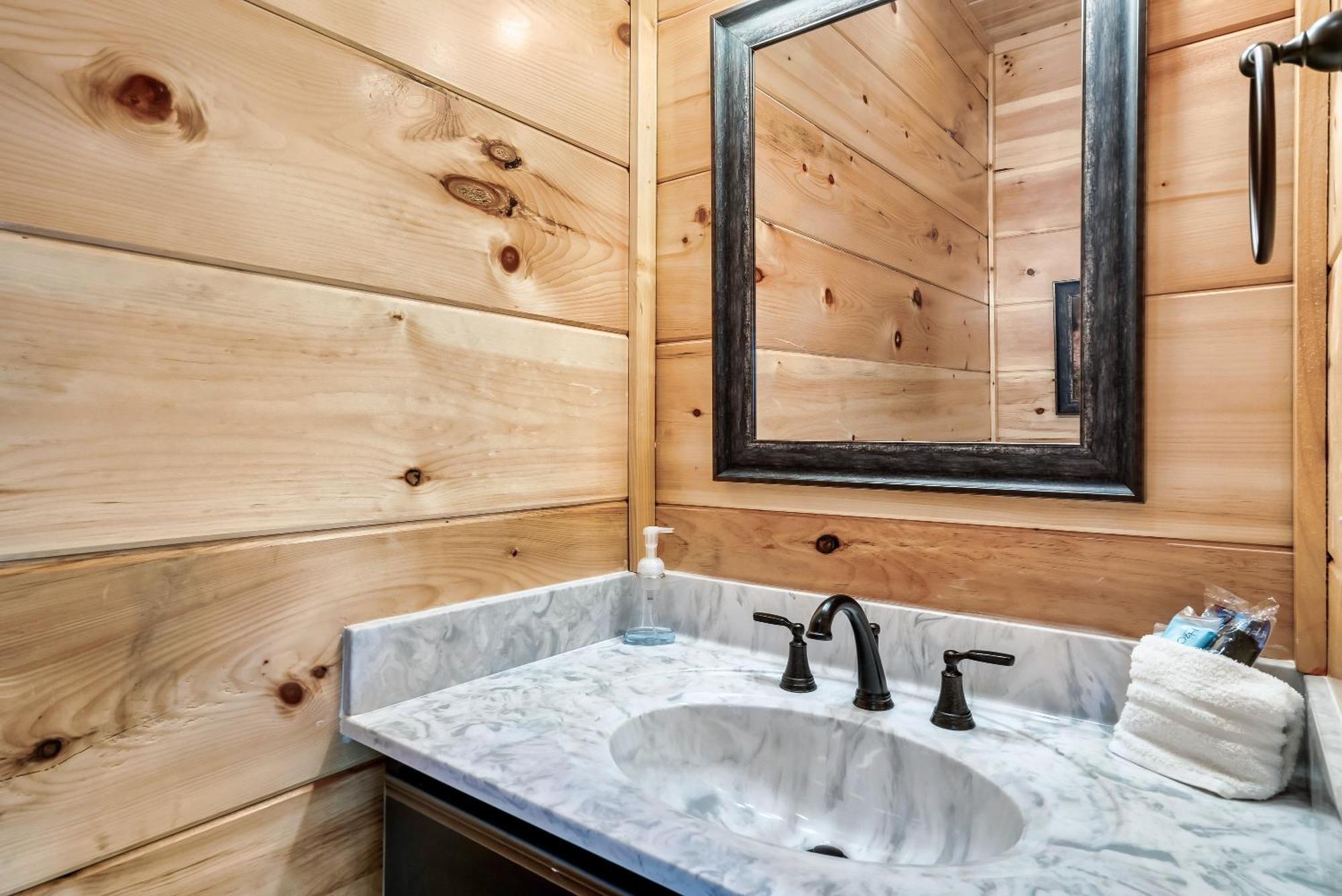 Full Equipped Cabin With A Pool And Game Room Smokies Views Gatlinburg Dış mekan fotoğraf